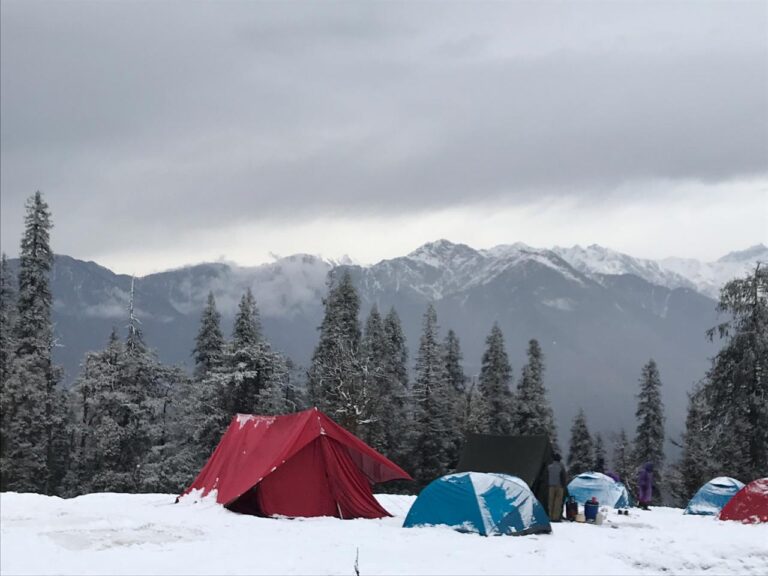 How to Pack Light for Weekend Camping Trips